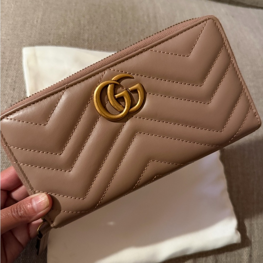 Gucci Tan Leather Wallet with Gold Emblem